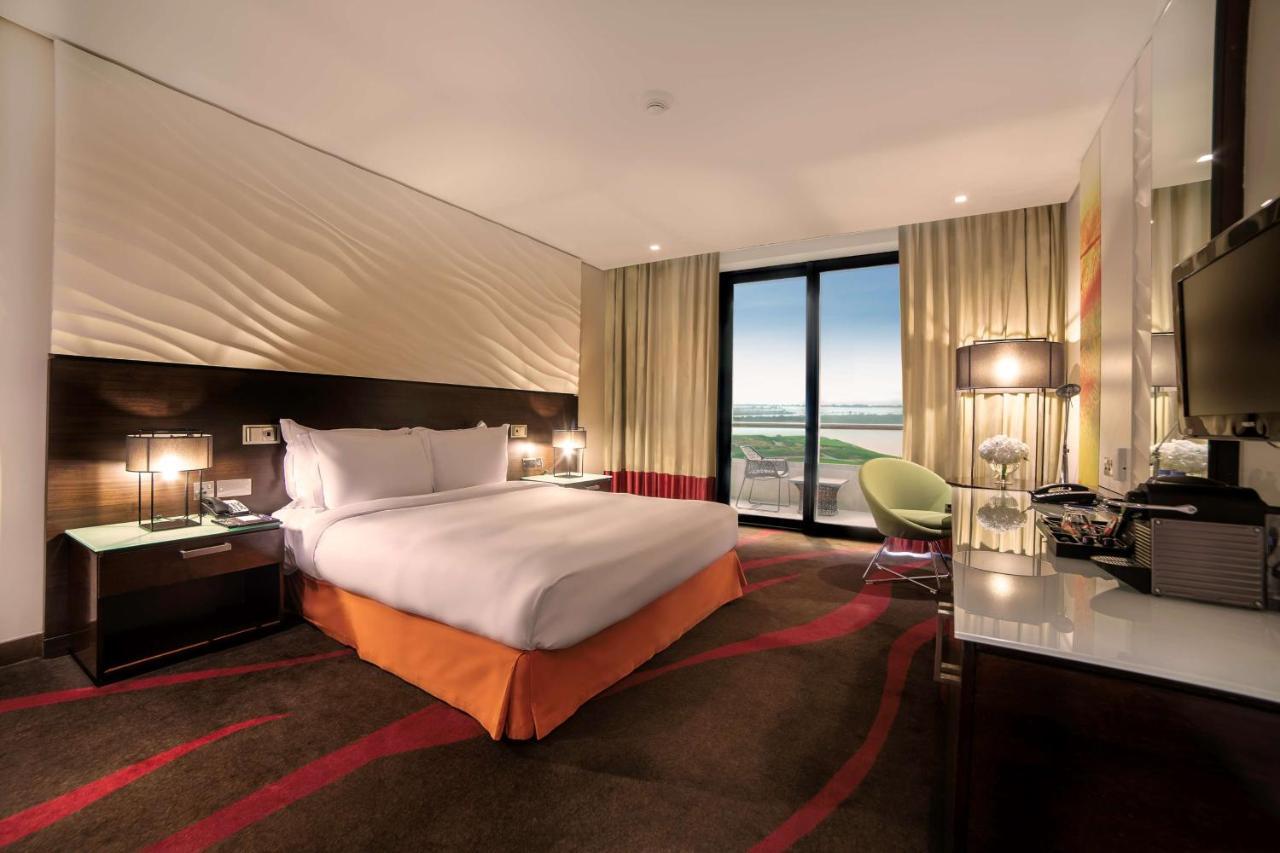 Hotel Radisson Blu Hotel, Yas Island 4*